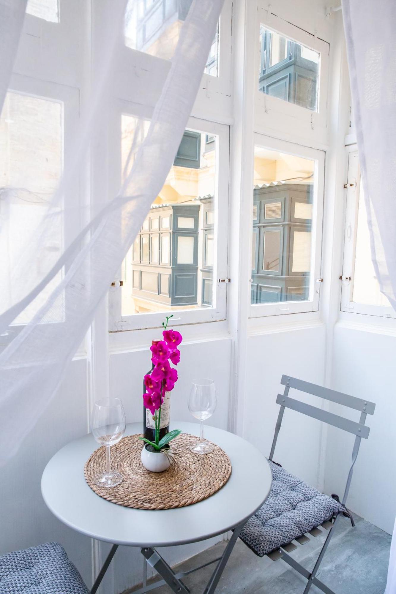 Valletta Waterfront 2 Beds Flat By Arcobnb Floriana Exterior foto